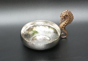 Cuenco Decorativo de Metal con Diseño de Caballito de Mar de Lujo para Decoración de Mesa de Centro, Estilo Costero, Decoración del Hogar y Regalos Premium de la India - Product Image 3