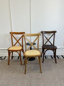 Chaise de bistrot empilable en bois de hêtre blanc de haute qualité, dossier <span class=keywords><strong>croisé</strong></span>, pour la location, les mariages et la restauration - Product Image 3