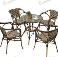 Ensemble de table et chaises de salle à manger en rotin et bois massif de luxe, design industriel, mobilier commercial pour hôtel, restaurant, extérieur