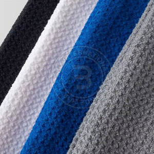 Toalla de golf profesional antiarañazos con clip giratorio para un acceso conveniente durante el juego - Product Image 6