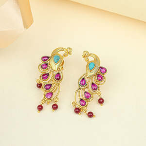 ต่างหูแชนเดอเลียร์โทนสีทองอโนกี มอร์นี กูลาบีพร้อมลวดลายรูปขนนกสีเทอร์ควอยซ์ - Product Image 1