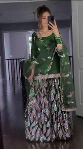 Robes pour femmes Costume droit en rayonne et coton avec Dupatta pour tenue de fête Ensemble Sharara de l'exportateur et du fabricant indiens - Product Image 4