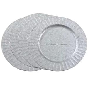 Placa de cargador de metal con borde de cuentas, Platos y platos de lujo de forma redonda gris oscuro para el hogar y el uso de vajilla de hoteles - Product Image 3