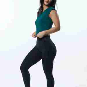 OEM Custom Blank Fitness Lightweight Cotton Crew Neck Sleeveless Yoga <b>Cropped</b> Tank <b>Top</b> for Women - Product Image 4