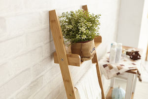 Escalera de bambú para almacenamiento en el hogar Estante de pared con cesta de tela - Product Image 3