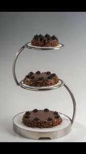 Soporte de pastel de madera rústica con base de pergamino de Metal negro, plato de exhibición de pastelería para magdalenas de postre para evento de fiesta de cumpleaños de boda - Product Image 3