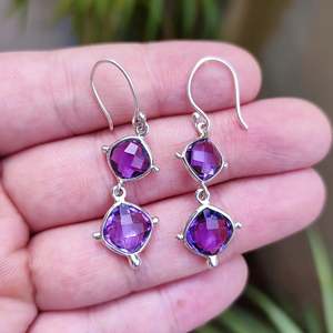 Boucles d'oreilles pendantes en argent sterling 925 avec améthyste, faites à la main, pierre précieuse naturelle violette, taille coussin et briolette, idée cadeau tendance - Product Image 2
