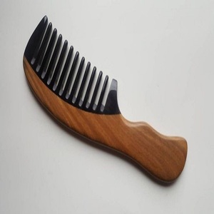 หวีไม้หวีผมทำจากเขาควายฟันละเอียดทำด้วยมือหวี8.25ทำด้วยมือสำหรับร้านเสริมสวยพร้อมด้ามจับไม้ไผ่ไม้จันทน์ปรับแต่งโลโก้ได้สำหรับใช้ในบ้าน - Product Image 5