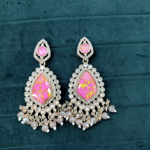 Pendientes de Venta caliente para mujer Pendientes occidentales Elegante Estilo Vintage Exhibición de pendientes - Product Image 1