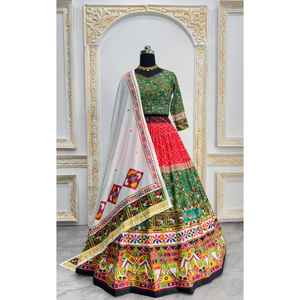 Lanzamiento del Nuevo LEHENGA CHOLI de Algodón Muselina Pesado RADHE EXPORT para Fiestas Tradicionales y Bodas con DUPATTA de Secado Rápido - Product Image 1