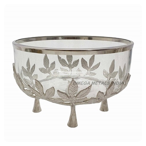 Cuenco para servir de metal plateado New Look con forma curva elegante y acabado reflectante pulido para la decoración moderna del hogar y el comedor - Product Image 6