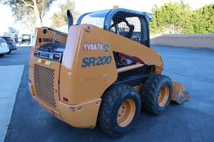 Chargeuse compacte sur chenilles Case SR200 2011 : Puissance compacte et performances fiables - Product Image 6