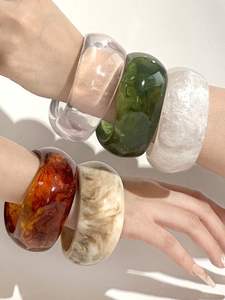 Bracelet Bracelet d'art en résine pour femmes légères classiques Bracelets fabriqués de bijoux à la mode colorés - Product Image 3