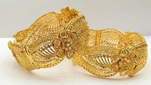 Wholesale <b>24K</b> <b>Gold</b> Plated Stainless Brass <b>Bracelets</b> Stylish High Quality Fashion Bangles <b>24K</b> <b>Gold</b> Plated Jewelry - Product Image 4