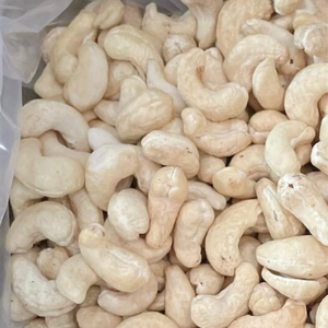 Fournisseur de confiance Prix international des noix de cajou Santigo Vietnam Vente en gros W180 W240 W320 de Santigo Vietnam - Product Image 1