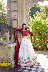 Vêtements de mariage Georgette avec broderie de fil Lehenga Choli Fabricant et fournisseur de Surat au prix de gros - Product Image 2