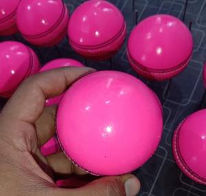 100% cuero de vaca de alta calidad al por mayor de cuero personalizado pelota de Cricket Color Rosa entrenamiento deportivo uso pelotas duras - Product Image 6