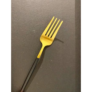 Juego de tenedor y cuchillo de acero inoxidable de 5 piezas bellamente Elaborado/cubiertos chapados en oro con asas de color - Product Image 4