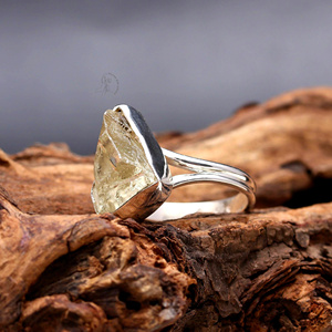 Anillo de bodas de plata esterlina sólida 925 de forma rugosa Piedra preciosa natural Anillo de buena calidad Curva para anillo de kunzita a precio bajo - Product Image 3
