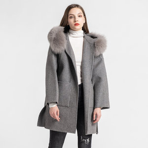 Cappotto in Vera Lana e Cashmere con Decorazioni in Cristallo e Colletto in Pelliccia di Volpe, Traspirante, Taglie da XS a XL, Vera Pelle con Stampa a Righe - Product Image 2