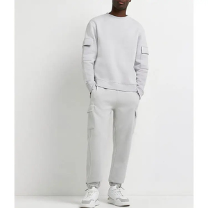 2025 haute qualité Logo personnalisé hommes formation Jogging ensemble gris col rond décontracté Cargo poche grande taille survêtement pour unisexe - Product Image 2