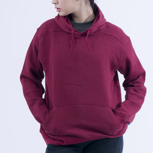Sweat à capuche bordeaux en tissu doux pour femme, nouvelle collection, idéal pour personnaliser avec logo, coupe oversize à épaules tombantes, style décontracté, par Ako - Product Image 2