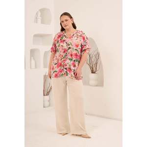 Camisa de talla grande con estampado floral y mangas fruncidas en color fucsia - Product Image 5