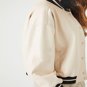 Chaqueta de béisbol de satén personalizada de alta calidad para hombres y mujeres Reversible con estampado de patrón sólido bordado abrigo de invierno - Product Image 4