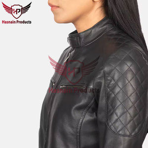 Veste en cuir véritable noir pour femme, col à boutons, en peau de mouton matelassée, poches zippées sur les épaules, style bomber, vêtement d'extérieur chaud personnalisé pour l'hiver - Product Image 6