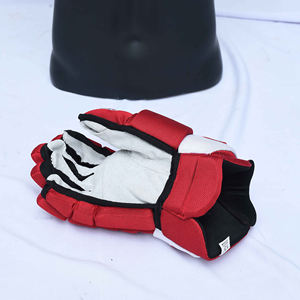 Equipo de hockey sobre hielo de diseño personalizado Equipo de protección Guantes de hockey sobre hielo Guantes de hockey de alta calidad con su logotipo y etiqueta - Product Image 1