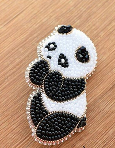 Broche Arbre Charmante Brodée de Perles, Épingle de Robe de Luxe en Perles de Rocaille, Broche Artisanale Brodée de Perles - Product Image 2