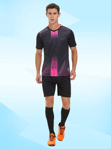 Nouvelle chemise et short d'impression par sublimation de football pour l'équipe et le club avec personnalisation de l'étiquette de conception et des logos - Product Image 4