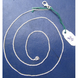 Cadena Religiosa Moderna de Oro Blanco de 18K, Chapada en Rodio, con Patrón de Cruz y Diamantes y Perlas, Ideal para Bodas - Product Image 1