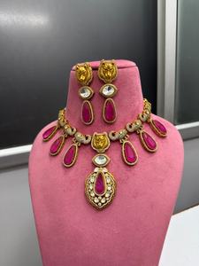 Ensemble de collier de qualité supérieure, design magnifique, peut être porté avec des tenues ethniques et occidentales, parfait pour les soirées - Product Image 2
