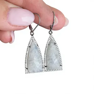 Pendientes Triangulares de Plata de Ley 925 con Piedra Lunar y Topacio Blanco, Baño de Oro Oxidado, 30mm, Cierre de Palanca, Regalo, Piedra de Nacimiento de Junio - Product Image 6