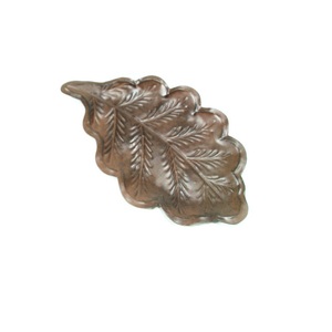 Plateau de table moderne en alliage métallique de luxe au design feuille Plateau de table pour desserts et collations Plateau de service - Product Image 5