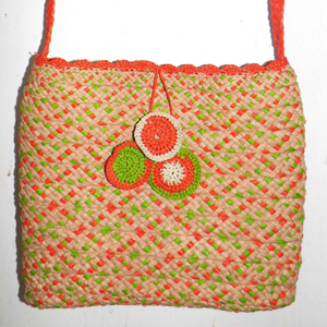 Sac à main en raphia tressé entièrement fait main, accessoire de mode écologique pour femme, broderie, pompon, deux anses, sac en paille naturelle - Product Image 4