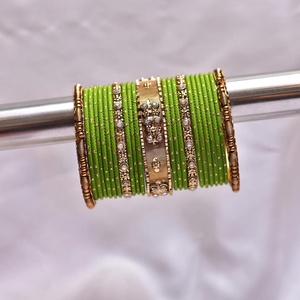 Juego de Brazaletes de Piedras Pesadas de Lujo para Mujer, Diseño Único Hecho a Mano, Brazaletes Artificiales Chudiyan para Mujer - Product Image 4