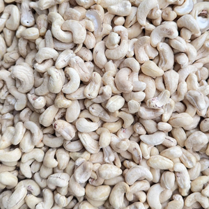 Noix de cajou grillées biologiques de Santigo Vietnam W320 Fournisseur de confiance Santigo Viet Nam - Product Image 1