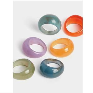 แหวนอะคริลิกหนา ดีไซน์วินเทจ ลายหินอ่อน รูปทรงเรขาคณิตไม่สมมาตร ทำจากเรซิ่นอะซิเตท - Product Image 1