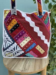 Vente en gros de sacs fourre-tout faits à la main en coton matelassé sacs de courses imprimés patchwork pour femmes sacs de plage d'épicerie pour usage quotidien - Product Image 4