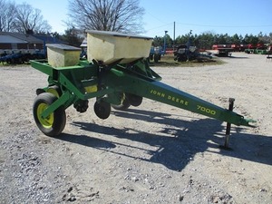 Plantador de semillas de maíz manual montado en tractor con motor de engranajes Nuevo o usado Aplicador de fertilizante de 4 y 6 filas para uso agrícola - Product Image 2