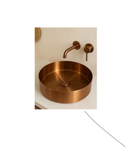 Bassins en cuivre vintage créés pour les collectionneurs qui apprécient l'artisanat métallique unique avec des caractéristiques de design traditionnel distinctives - Product Image 1