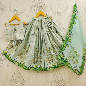 Lehenga Choli Tradicional de Jaipur para Niñas de 2 a 8 Años, Diseño Étnico, Listo para Usar, Poliéster, Largo hasta el Suelo, Materiales Reciclados - Product Image 2