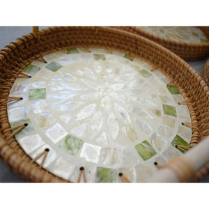 Plateau de service tissé en rotin pour hôtel Plateau alimentaire décoratif de forme ronde et de taille moyenne Meilleur vendeur élégant et durable - Product Image 5