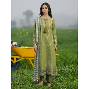 Ensemble de costume 3 pièces brodé en tissu lawn pour femme IZEL avec dupatta imprimé en mousseline et pantalon, modèle BIC-4509 - Product Image 1