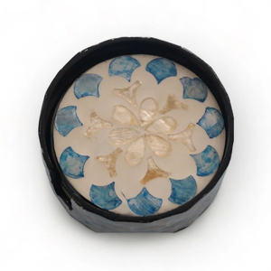 Posavasos Decorativos Redondos de Nácar con Tapa con Diseño de Hojas, Organizador Hecho a Mano con Incrustaciones de Concha para Decoración del Hogar - Product Image 3