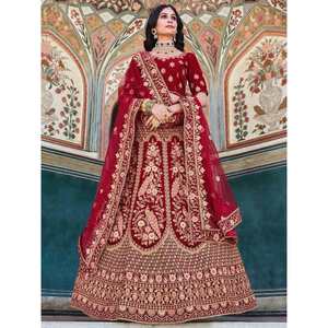 Encantador Lehenga Choli de Terciopelo Color Granate para Novia, Vestidos de Novia - Product Image 2