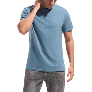 T-shirt uni en coton aux couleurs unies. Sensation douce, ajustement facile et parfait pour l'impression ou la broderie. - Product Image 1