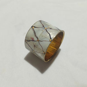 Anillos para Servilletas de Latón y Concha Marina con Metal al por Mayor - Hechos a Mano en India - Duraderos - Ecológicos - Product Image 1